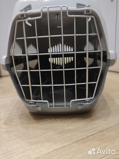 Переноска для кошек и маленьких собак
