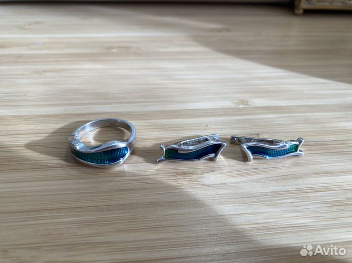 Серебряное кольцо