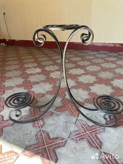 Подставки кованые для цветов