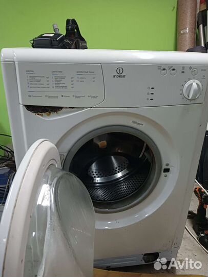Стиральная машина на запчасти Индезит wia100