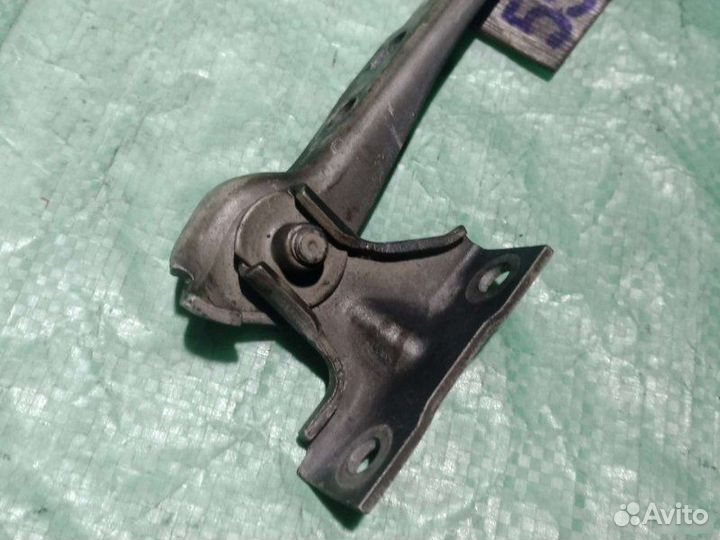 Петля капота правая Audi 80 B3