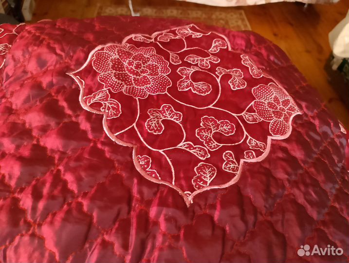 Комплект покрывало на кровать и наволочки