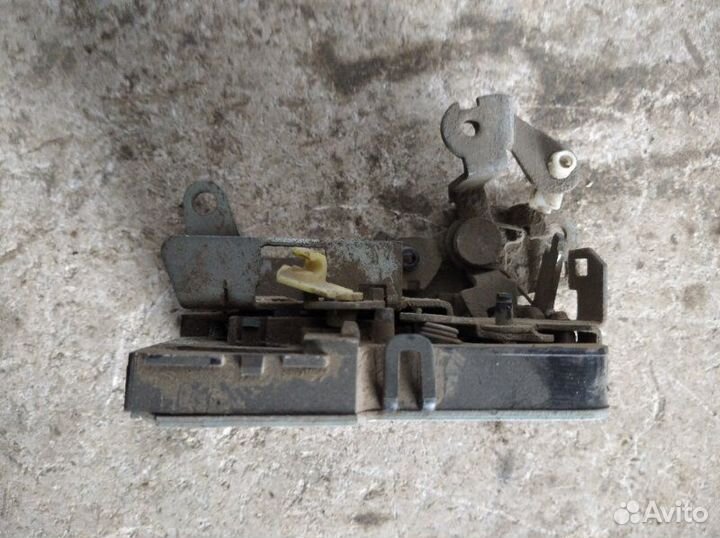 Замок двери задний левый Renault Logan 2005-2014