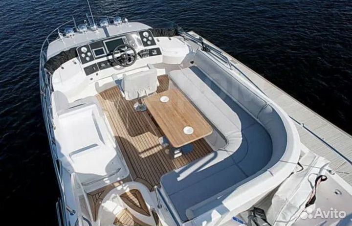 Моторная яхта