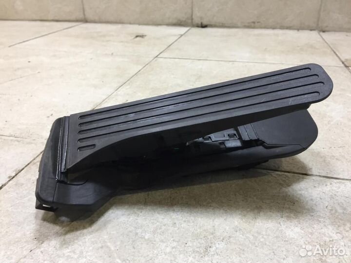 Педаль газа Volkswagen Tiguan 5N1 2007-2011г