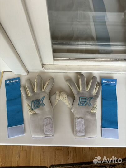 Вратарские перчатки