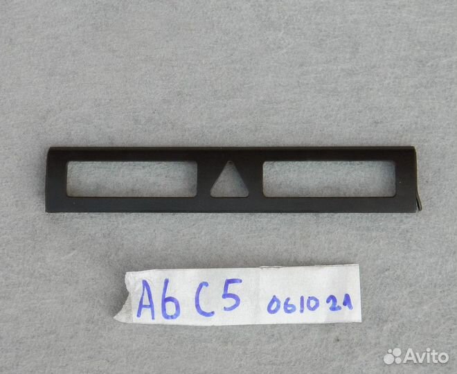 Рамка на торпедо Audi A6 C5