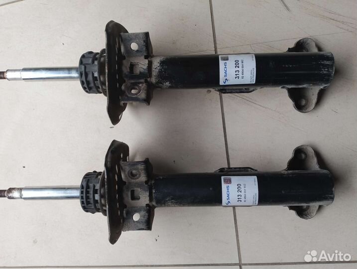 Амортизаторы передние mercedes w204