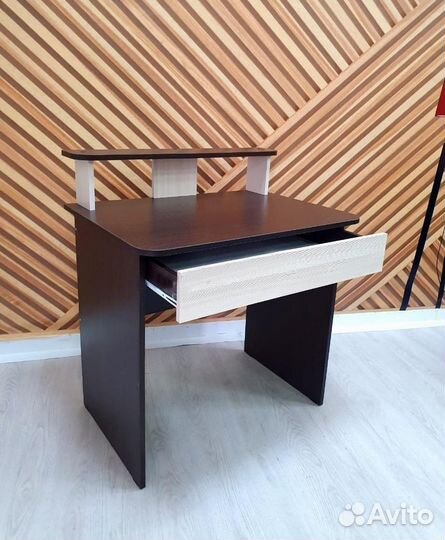 Стол для ноутбука