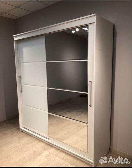 Шкаф купе с зеркалом новый
