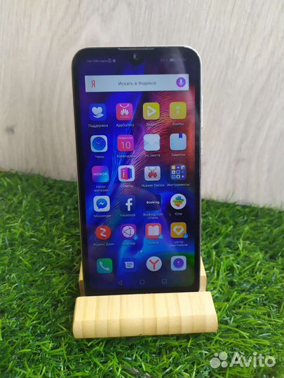 Телефон Honor 8s
