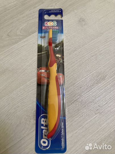 Новая Зубная щетка Oral-B детская 3-5 лет