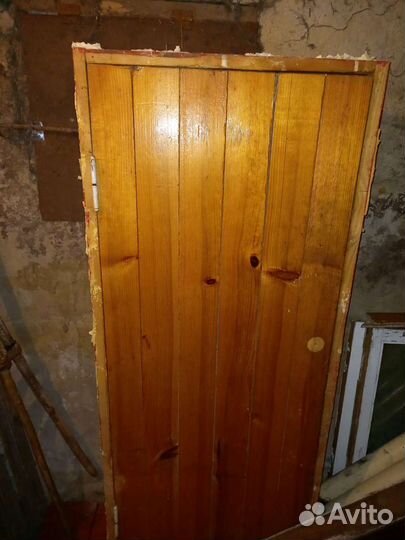 Дверь железная 1,85высота 80ширина.Толшина металла