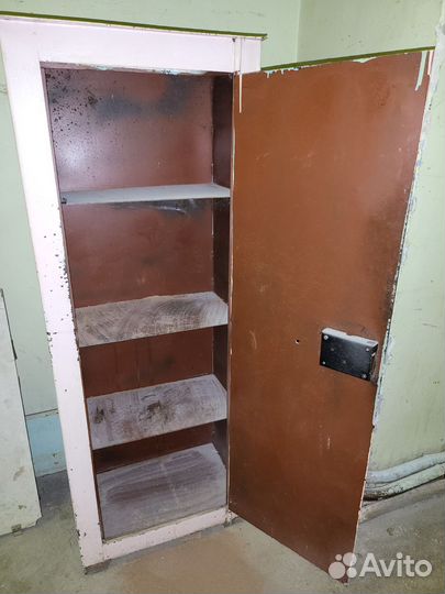 Металлический ящик (сейф)