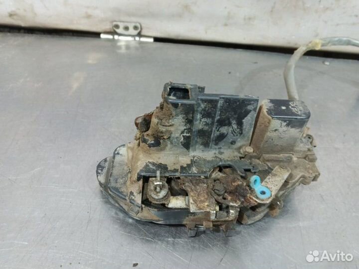 Замок передней правой двери Kia Spectra седан S6D1