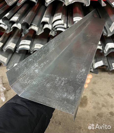 Порог задний левый Dodge Caravan 5, Chrysler Voyag