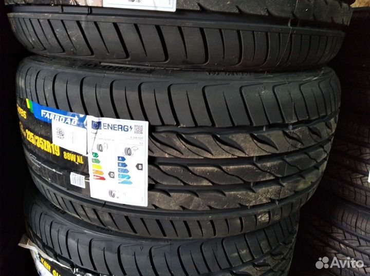 Farroad FRD26 225/35 R19 88W