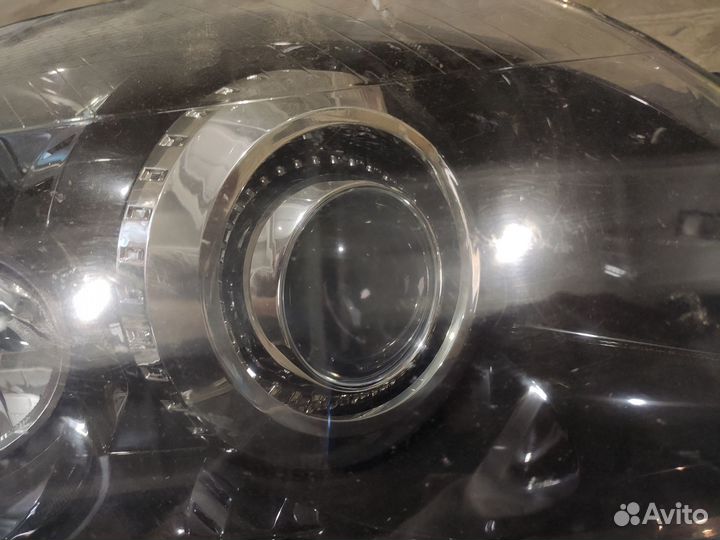 Фара правая ксеноновая стекло разбито Opel Astra H