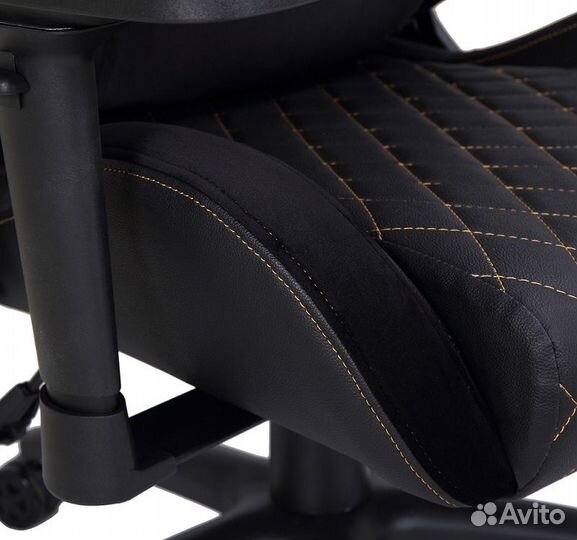 Кресло компьютерное игровое Cougar armor S Royal