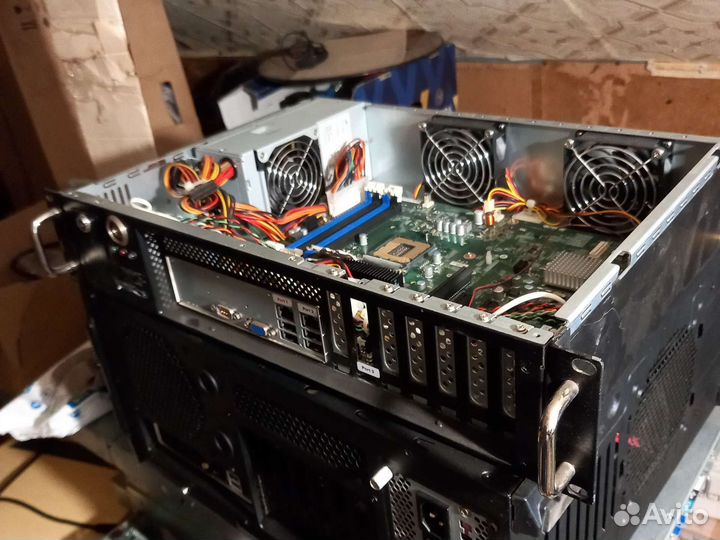 Корпус в стойку с материнской платой Intel s1155