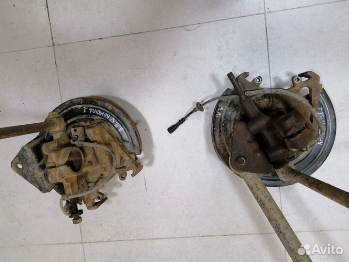 Кулак поворотный Chrysler Concorde задний 1998-04