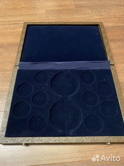 Коробки для хранения (коллекционирования) монет