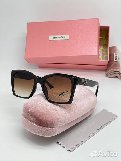 Солнцезащитные очки MIU MIU