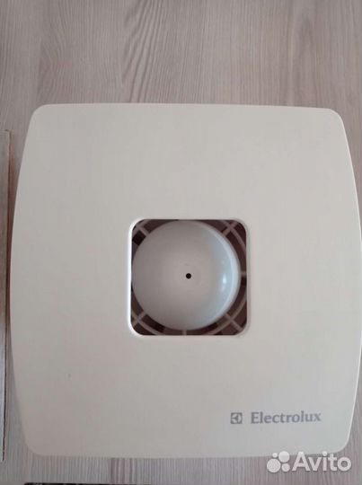 Вентилятор Electrolux EAF-150 вытяжной бу