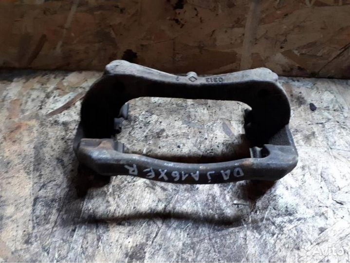 Скоба суппорта переднего Opel Astra J 2010-2017