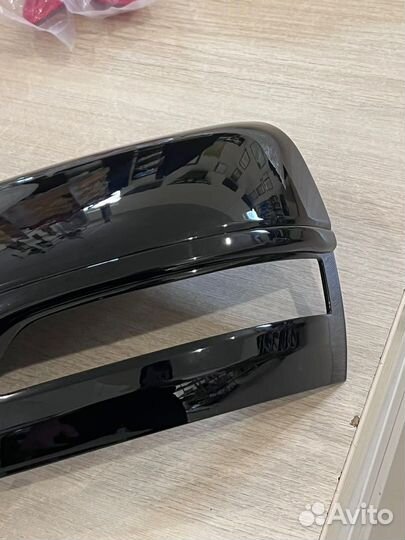 Крышки зеркал Toyota LC200