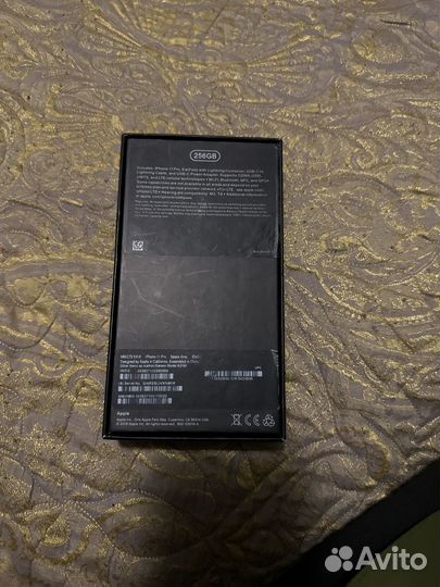 Коробка от iPhone 11 pro