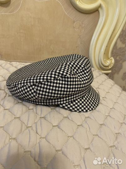 Женская кепка