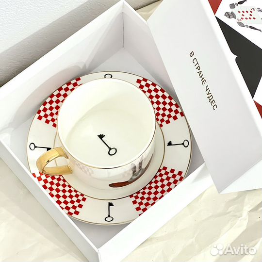 Чайная пара Farforite «В стране чудес. Алиса»