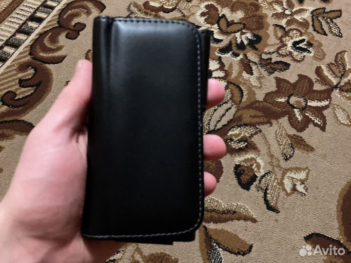 Продам чехол на SE