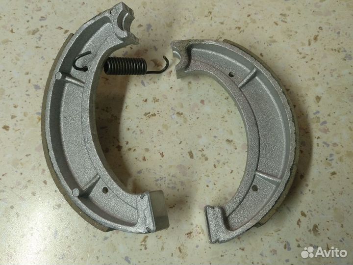 JS150-37-02 комплект тормозных колодок задних125c