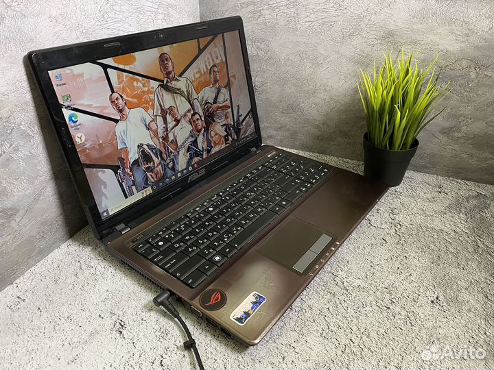 Мощный ноутбук asus 2 видеокарты/SSD