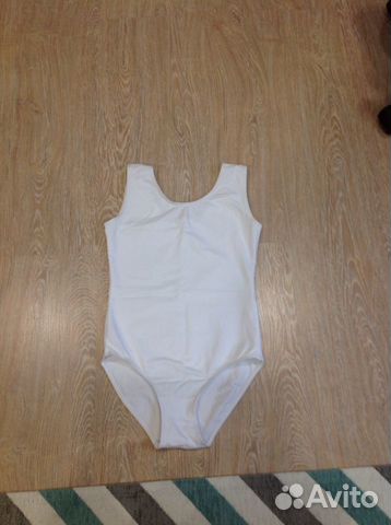 Купальники белый и черный