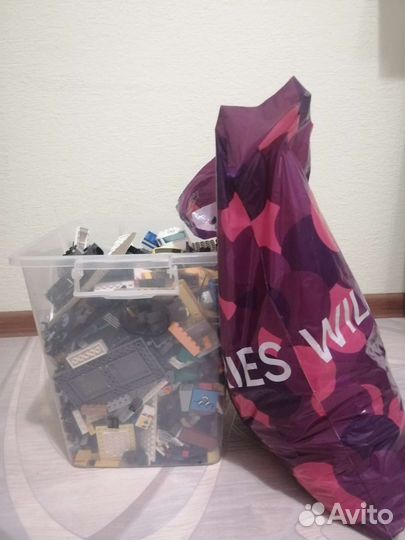 Lego россыпью ориг отдельно и Китай подарком