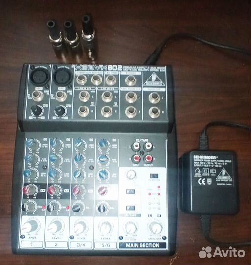 Behringer Xenyx 802 микшерский пульт