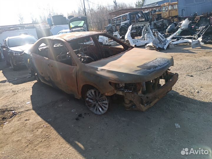 В разборе Toyota Camry 50