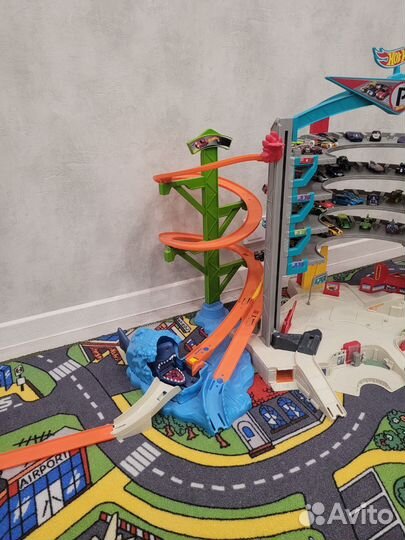 Трек Hot wheels гараж (хот вилс)