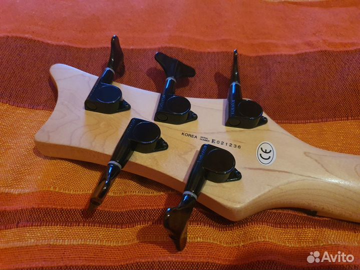 Бас-гитара Dean Sledgehammer 5 Ash (Korea)