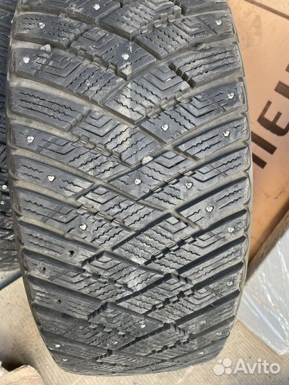 Goodyear Ultra Grip Ice Arctic 2 SUV 235/55 R18
