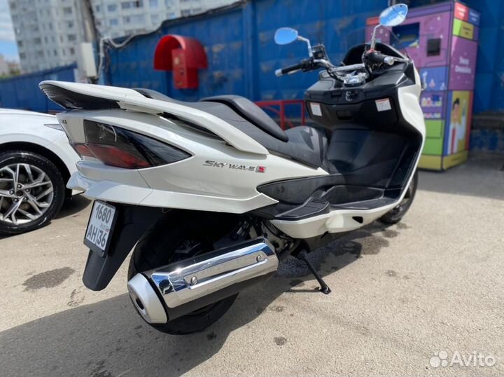 Suzuki SKY wave 400S