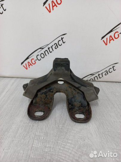 Крепление глушителя Volkswagen Passat B6 1.8 2008