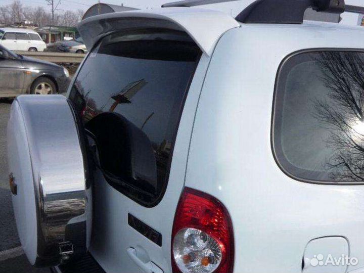 Спойлер на Шевроле Нива