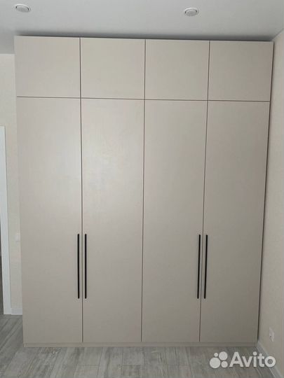 Шкаф распашной