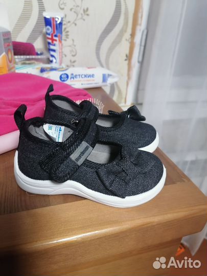 Сандалии для девочки 23 размер новые