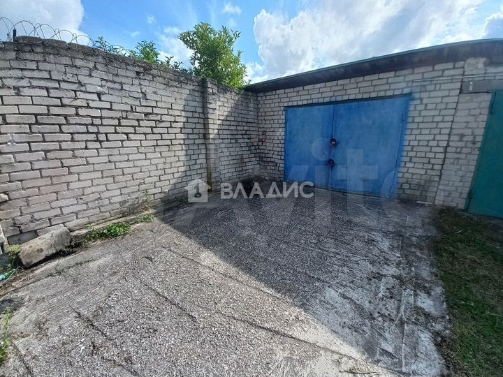 Гараж, > 30 м²