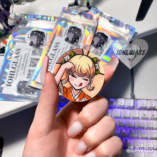 Аниме значки с любой картинкой